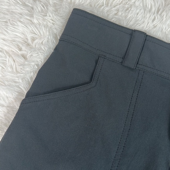 Dakine Black Water Resistant Faye Shorts NWT - Picture 2 of 12